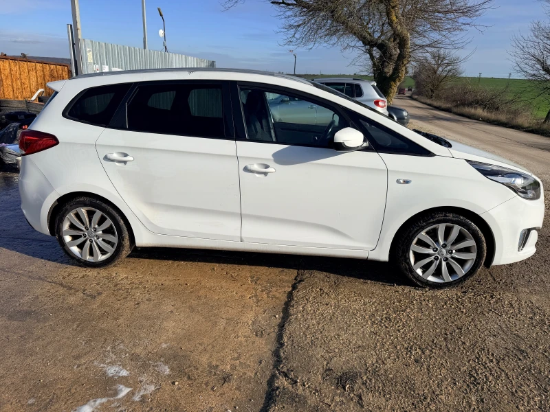 Kia Carens 1.7 CRDI, снимка 4 - Автомобили и джипове - 52761586