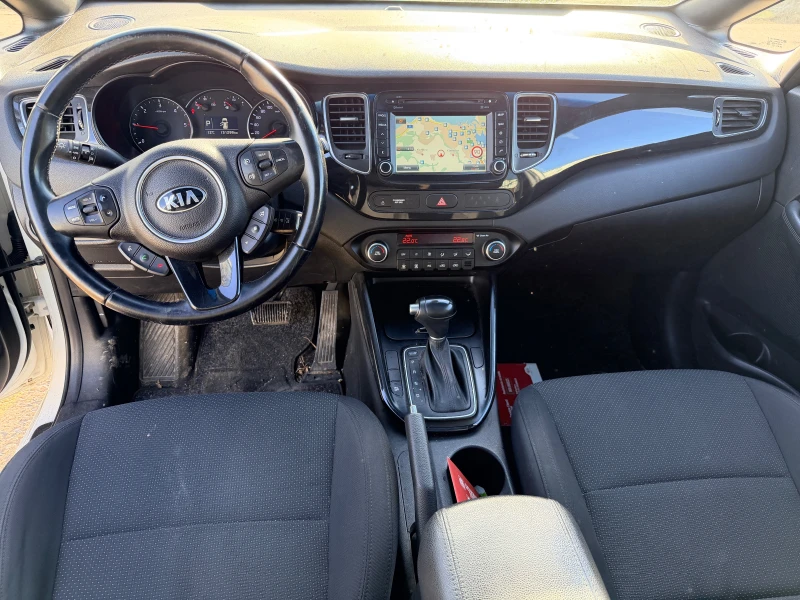 Kia Carens 1.7 CRDI, снимка 11 - Автомобили и джипове - 52761586