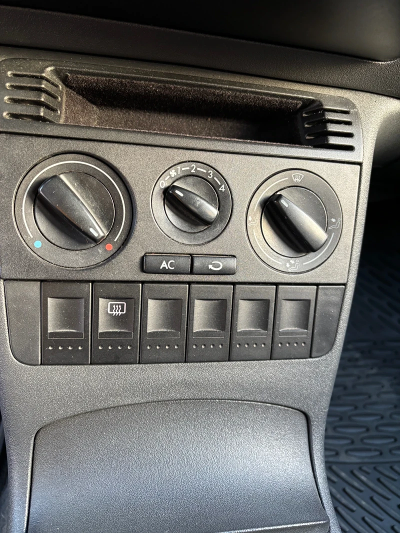 VW Polo 1.4 16v, снимка 14 - Автомобили и джипове - 53287097