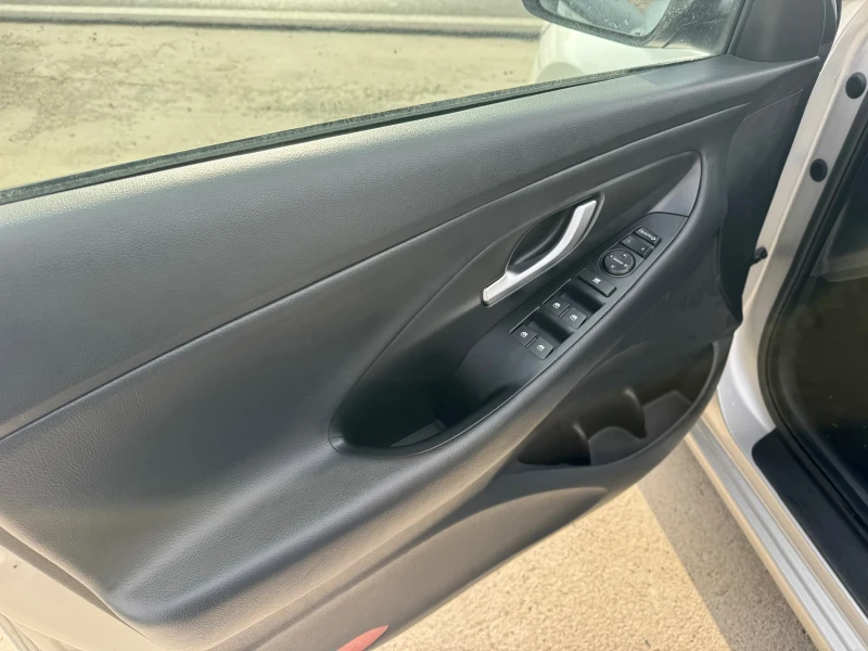 Hyundai I30 1.6 crdi evro6 avtomatik, снимка 7 - Автомобили и джипове - 53466224