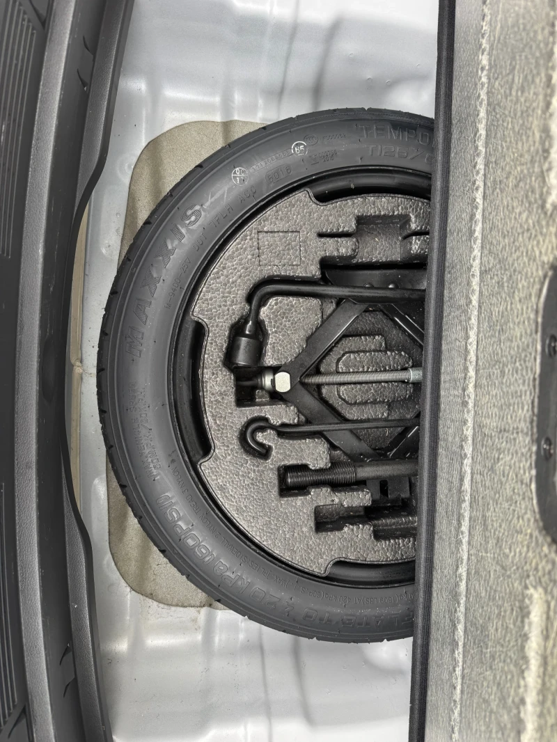 Hyundai I30 1.6 crdi evro6 avtomatik, снимка 17 - Автомобили и джипове - 53466224