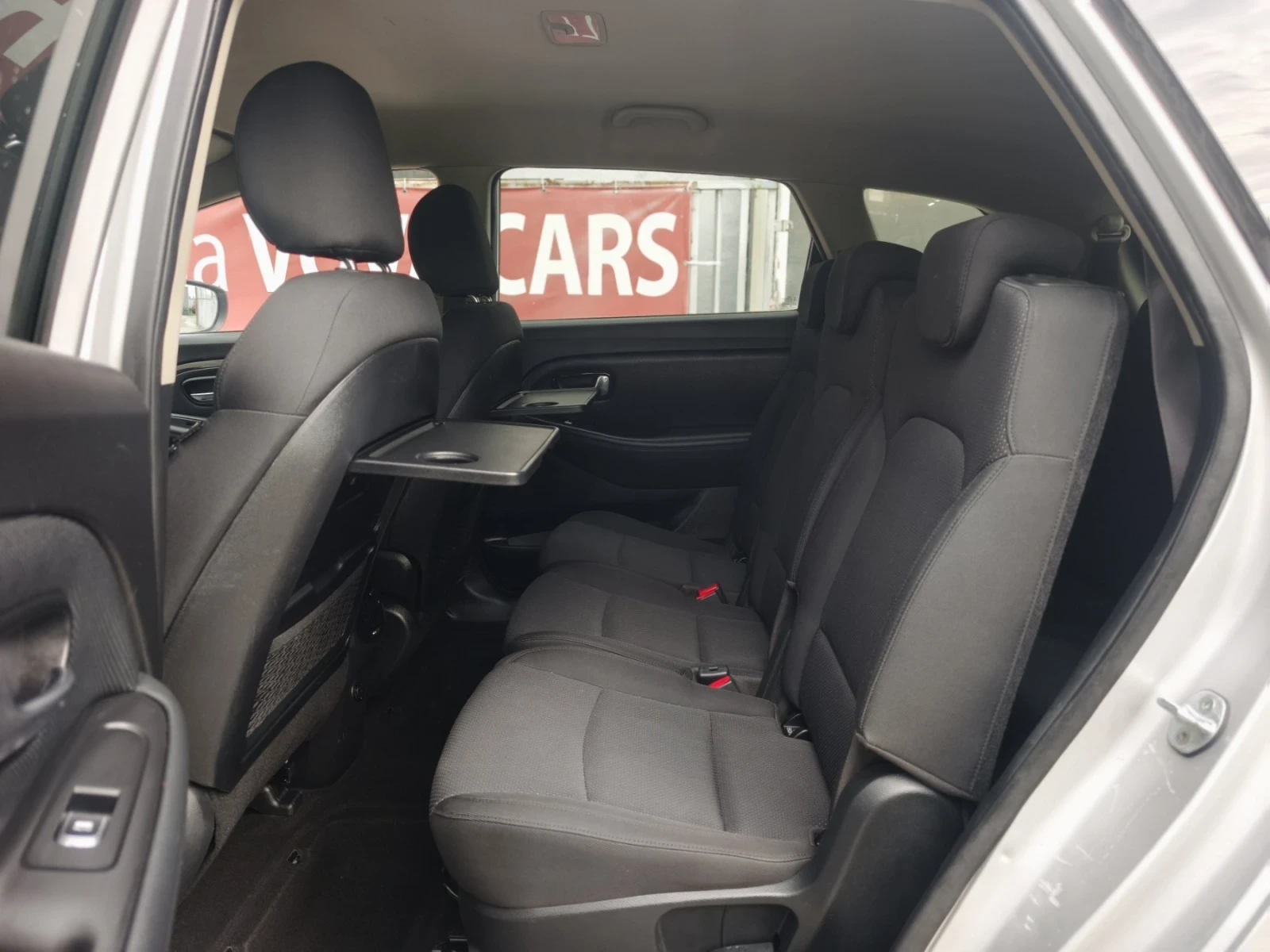 Kia Carens 1.7crdi-116к.с Евро-6 Лизинг 7места Нави Камера  | Mobile.bg — изображение 12