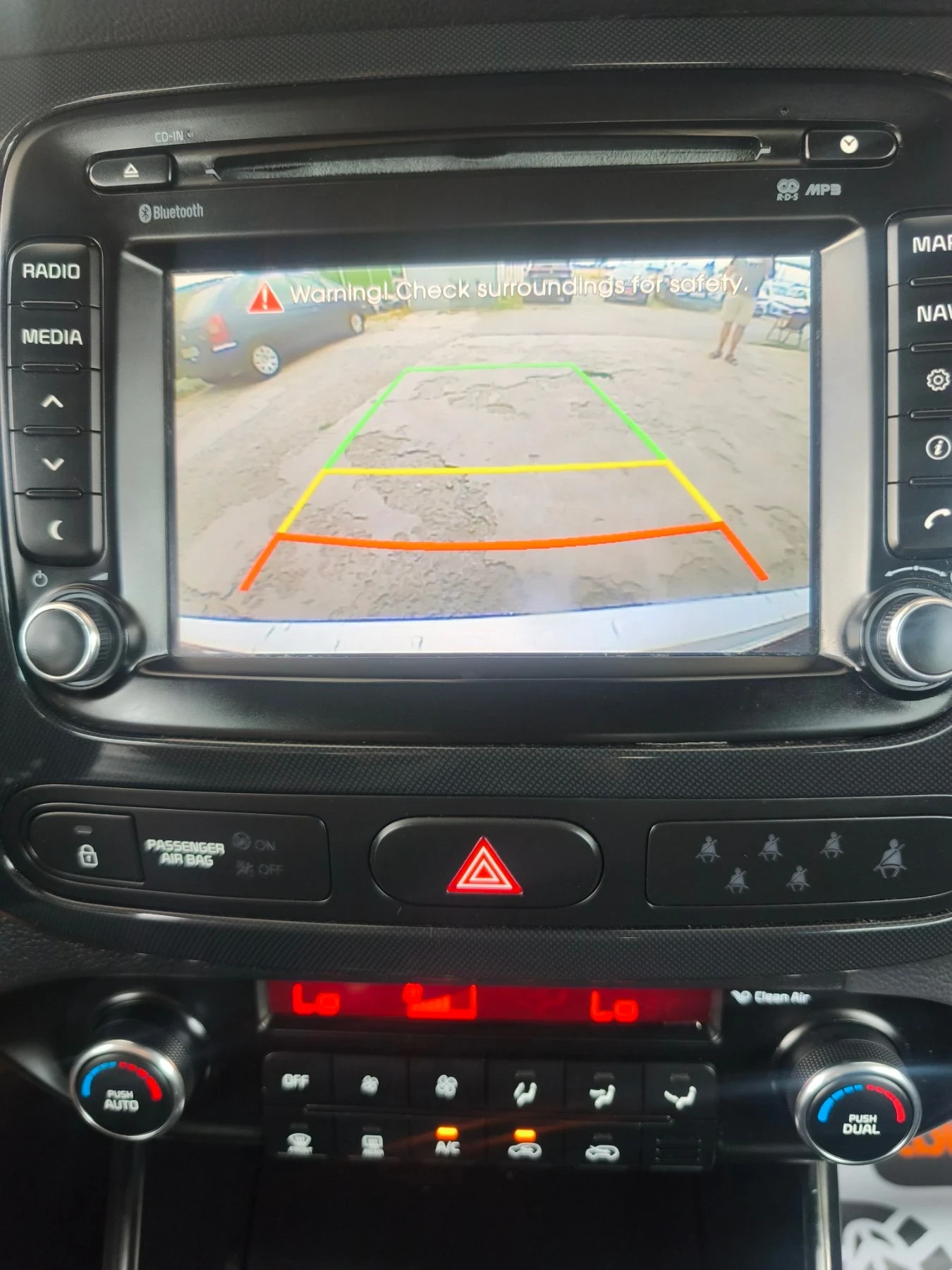 Kia Carens 1.7crdi-116к.с Евро-6 Лизинг 7места Нави Камера  | Mobile.bg — изображение 15