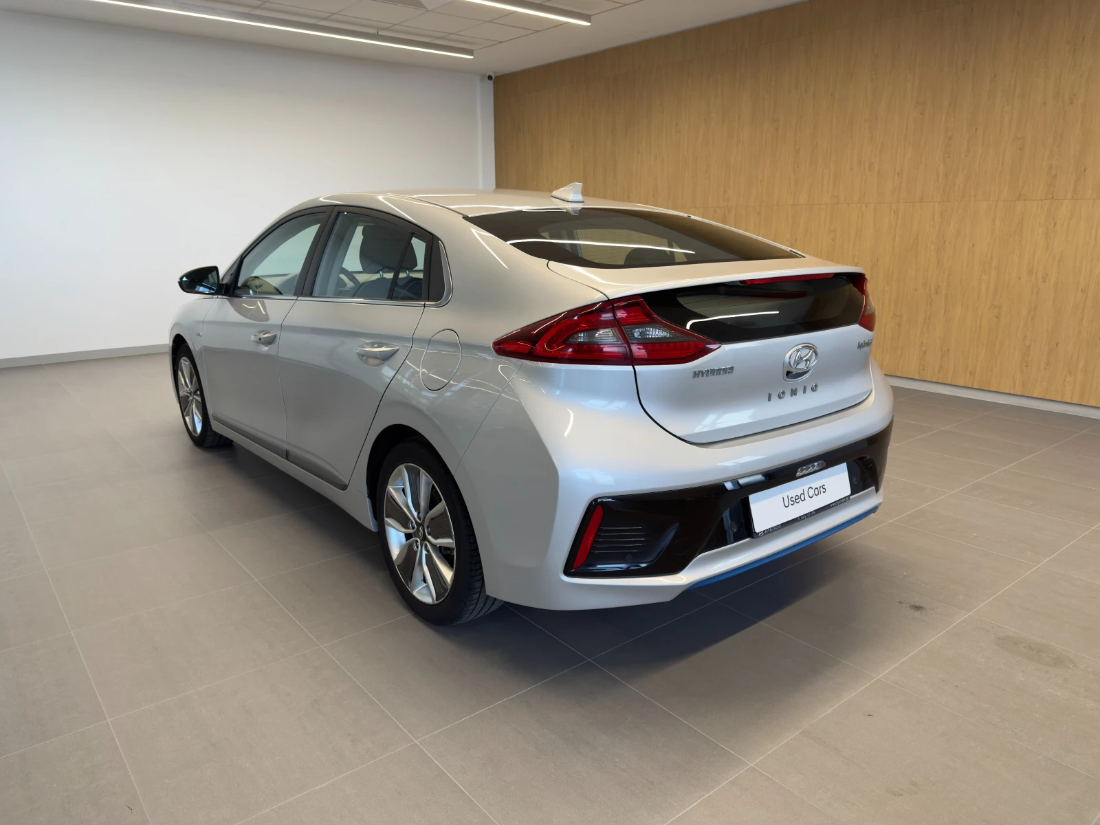 Hyundai Ioniq EXCLUSIVE Hybrid - изображение 3