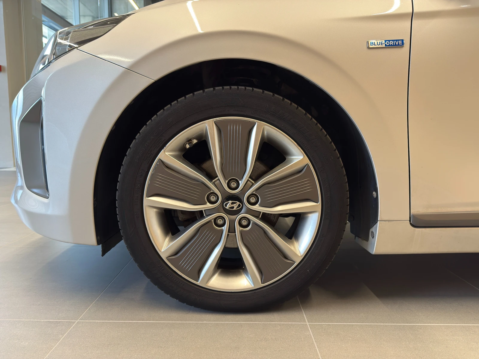 Hyundai Ioniq EXCLUSIVE Hybrid - изображение 9