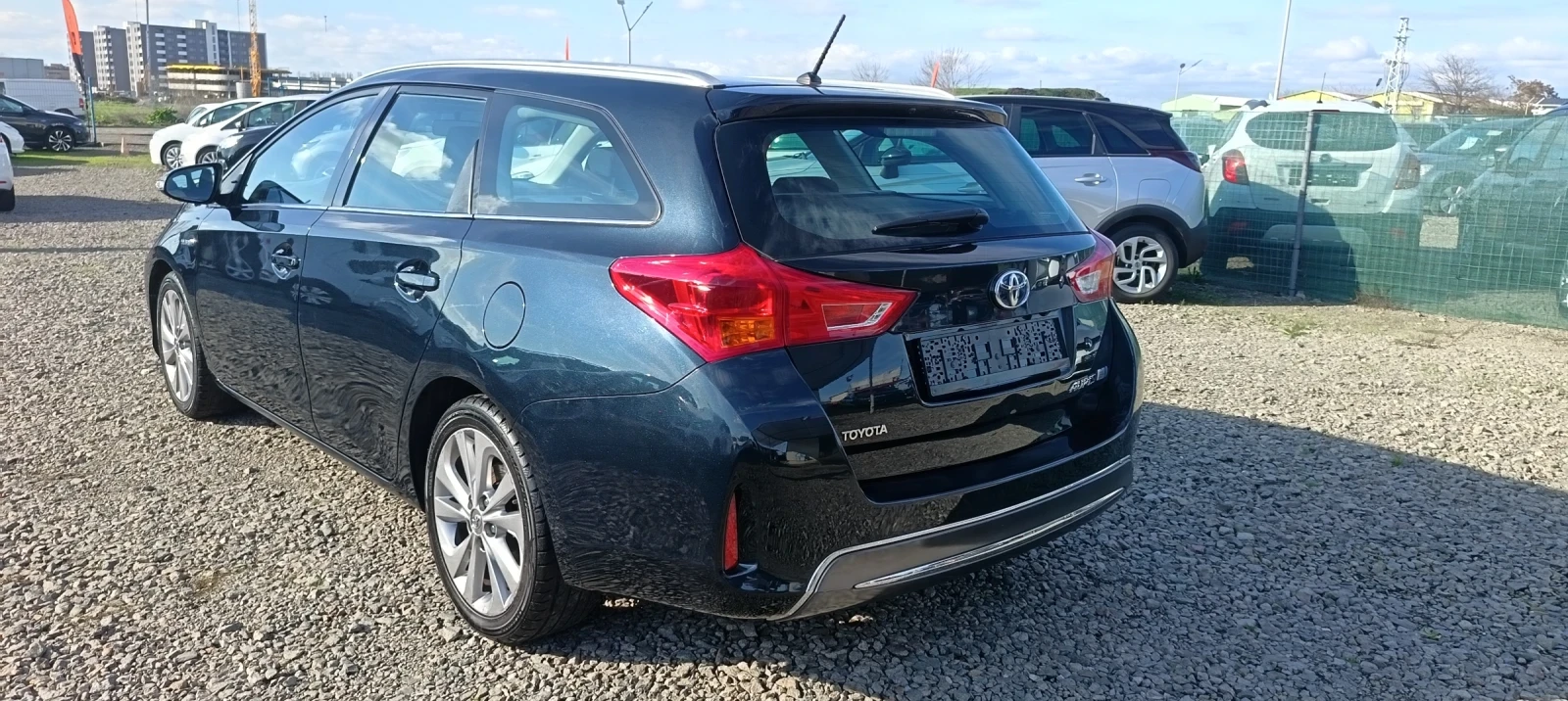 Toyota Auris 1.8 Hybrid * Италия  - изображение 5