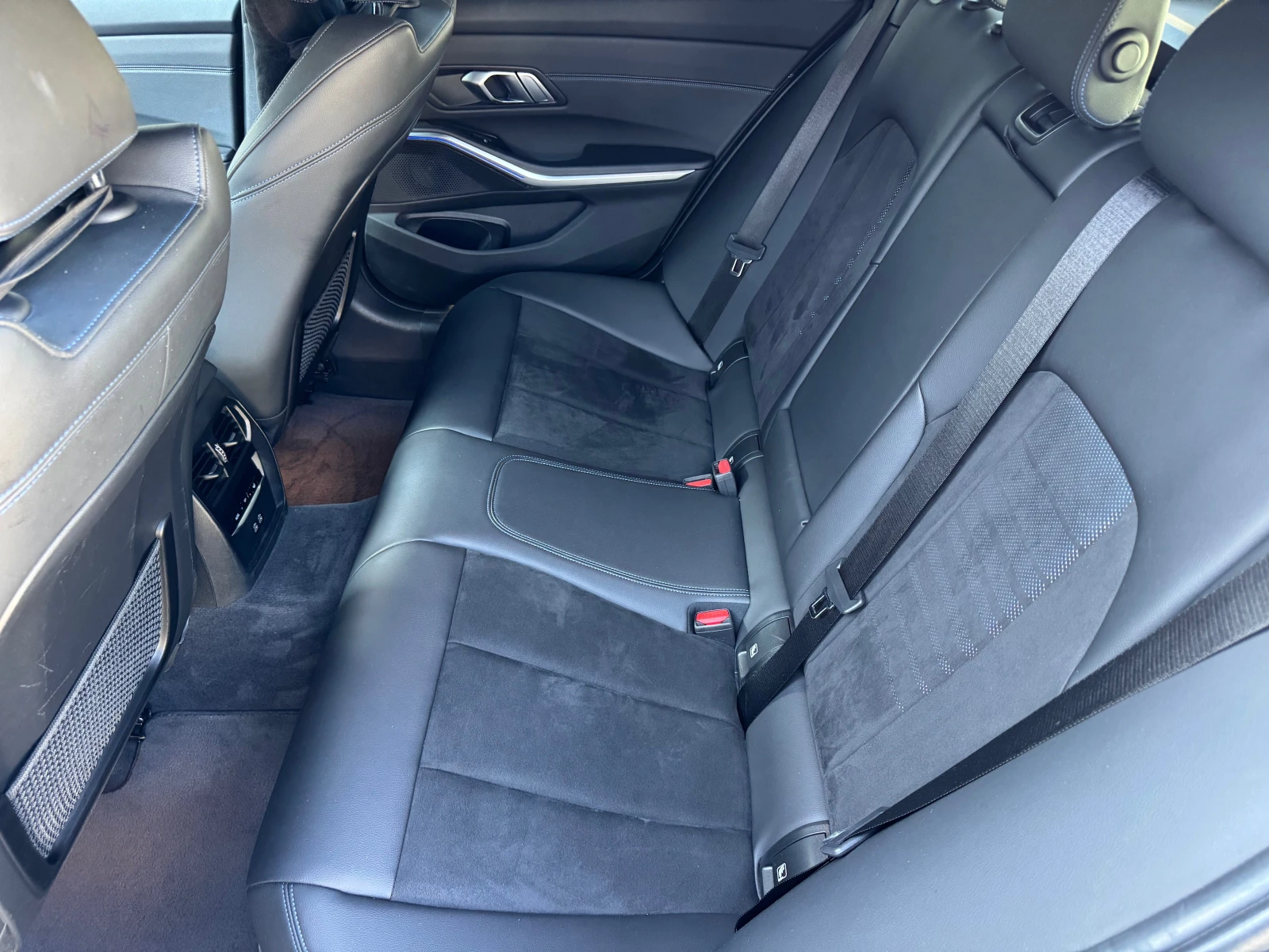 BMW 320 M-packet.mild hybrid, снимка 11 - Автомобили и джипове - 53958367