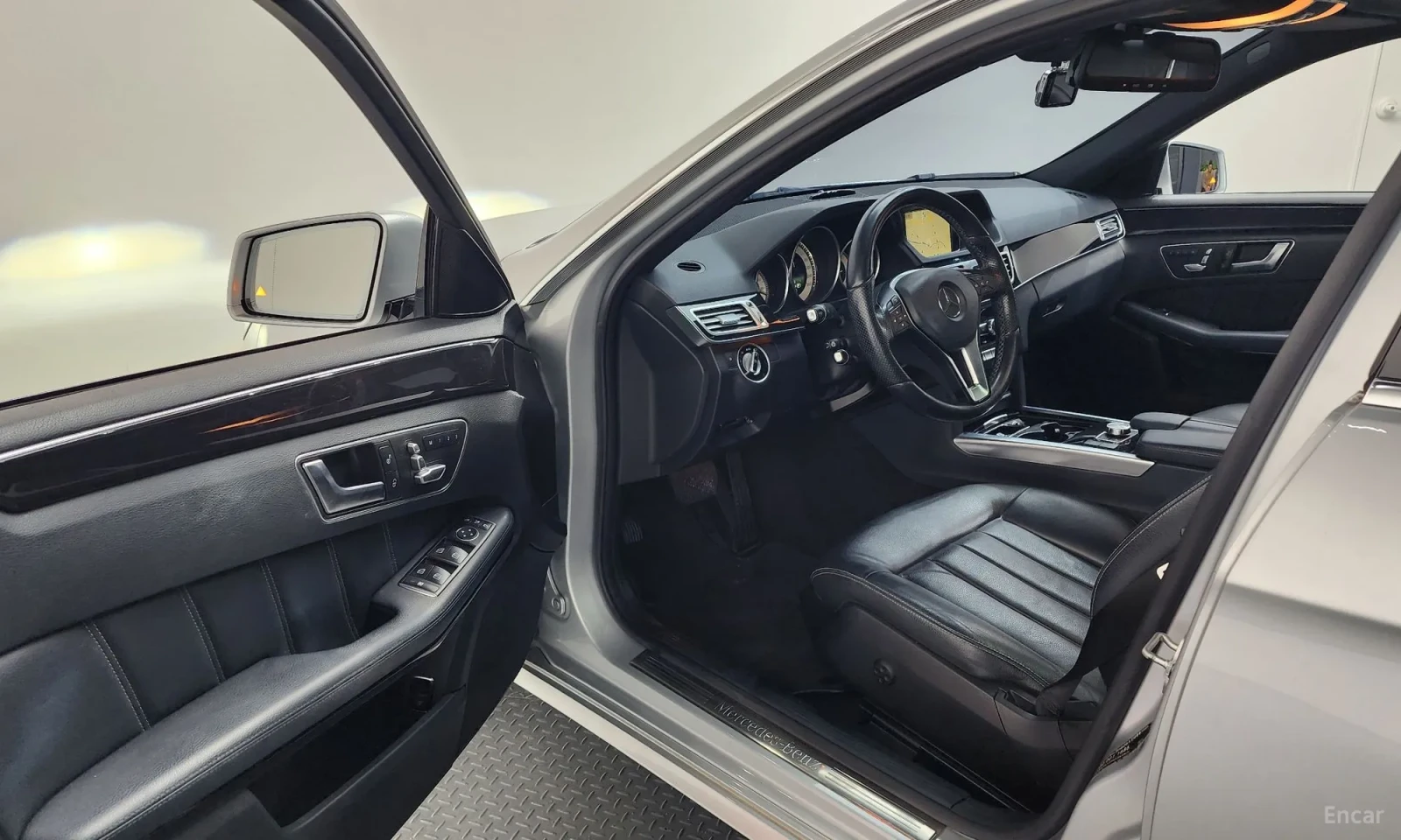 Mercedes-Benz E 250 CDI 4MATIC, снимка 5 - Автомобили и джипове - 54277848