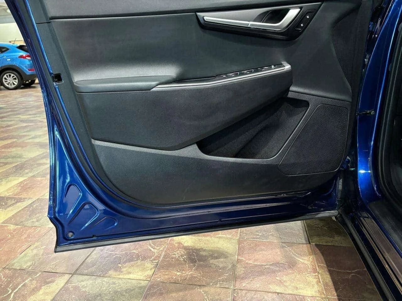 Kia EV6 Light, Wind, GT Line  CARFAX, снимка 12 - Автомобили и джипове - 54379792