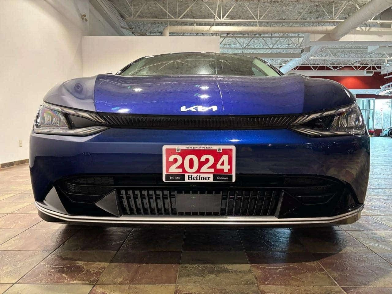 Kia EV6 Light, Wind, GT Line  CARFAX, снимка 4 - Автомобили и джипове - 54379792