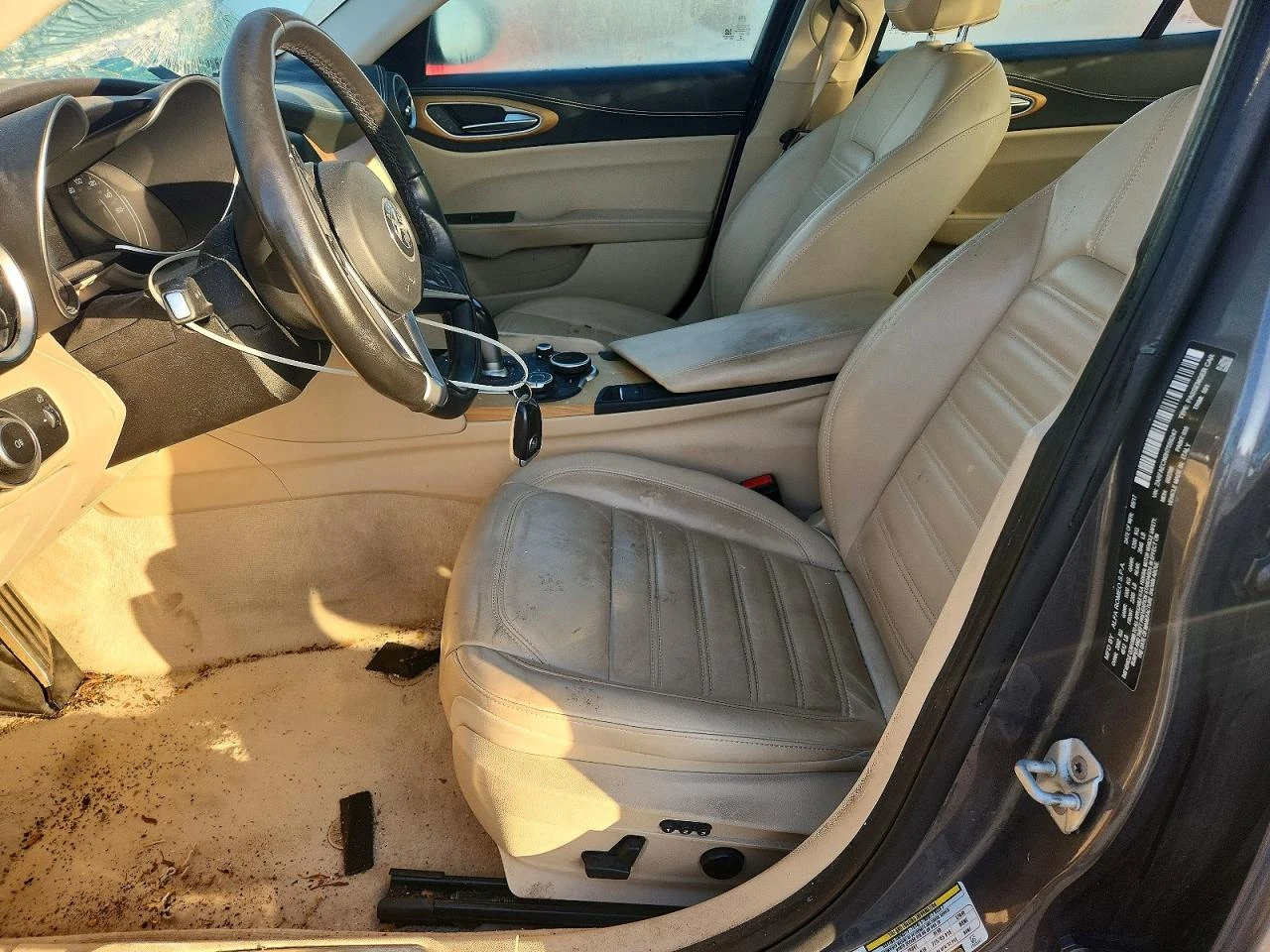 Alfa Romeo Giulia 2.0l Ti, снимка 7 - Автомобили и джипове - 54384857