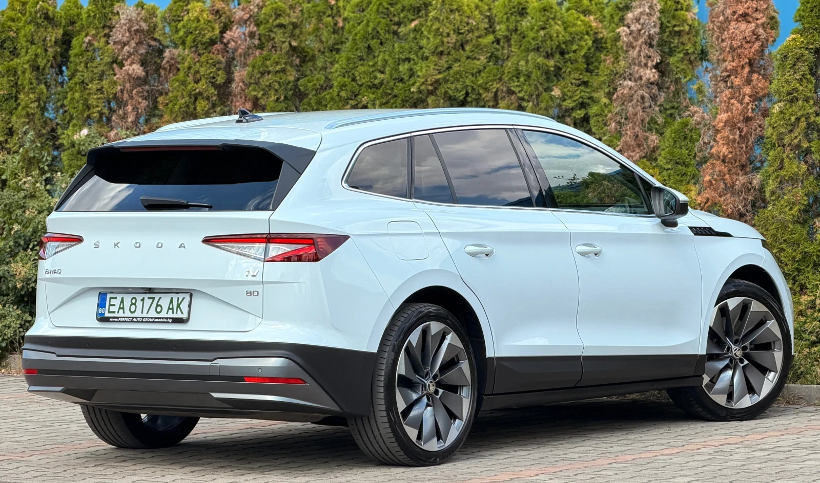 Skoda Enyaq IV80-KEYLESS-ТЕРМОПОМПА-КОЖА-ПАМЕТ-ПОДГРЕВ-УНИКАТ!, снимка 5 - Автомобили и джипове - 55671566