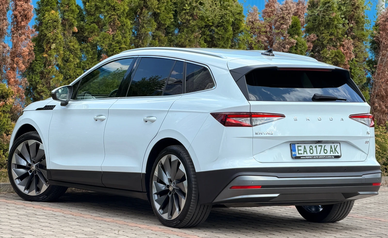 Skoda Enyaq IV80-KEYLESS-ТЕРМОПОМПА-КОЖА-ПАМЕТ-ПОДГРЕВ-УНИКАТ!, снимка 3 - Автомобили и джипове - 55671566