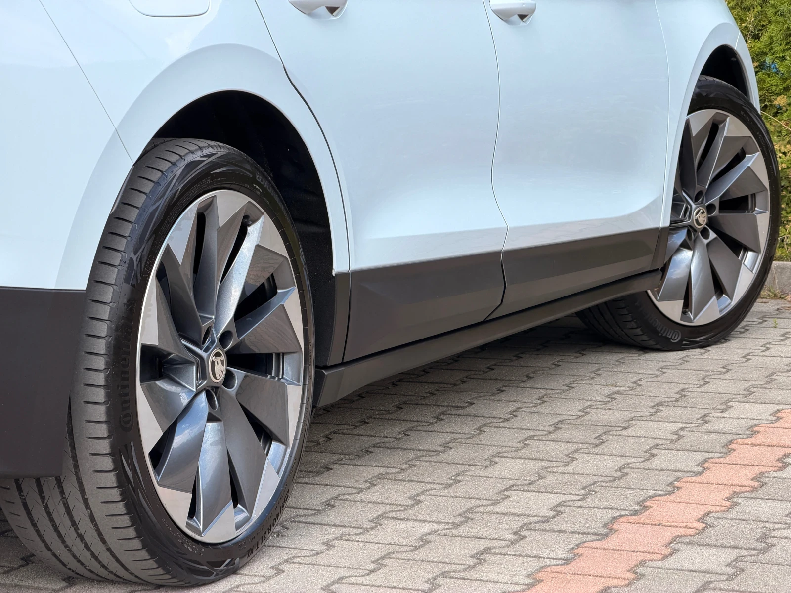 Skoda Enyaq IV80-KEYLESS-ТЕРМОПОМПА-КОЖА-ПАМЕТ-ПОДГРЕВ-УНИКАТ!, снимка 8 - Автомобили и джипове - 55671566