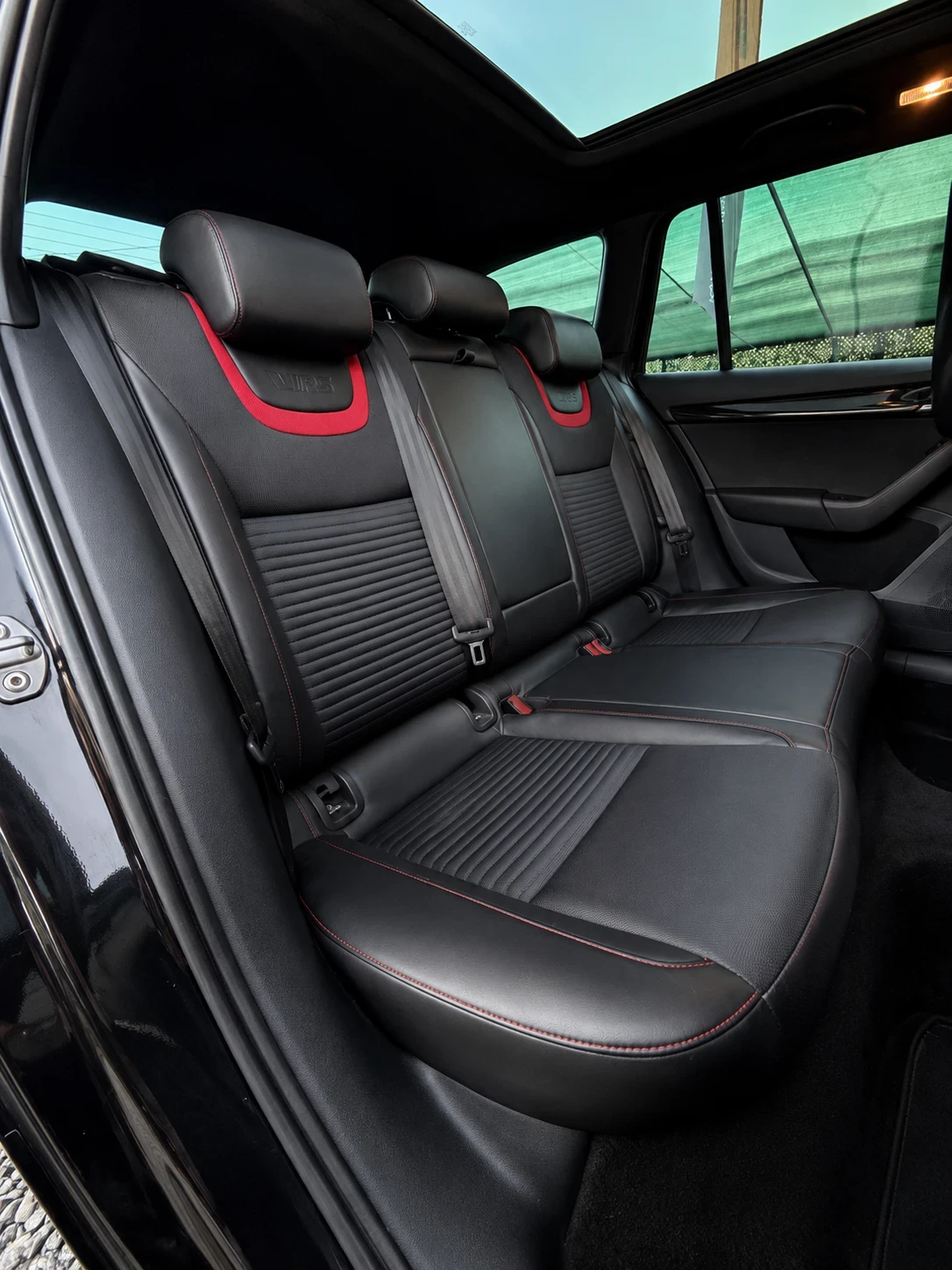 Skoda Octavia 2.0D| 184HP| VRS| PANO| MAXTON DESIGN| TOP| ЛИЗИНГ, снимка 11 - Автомобили и джипове - 55691428
