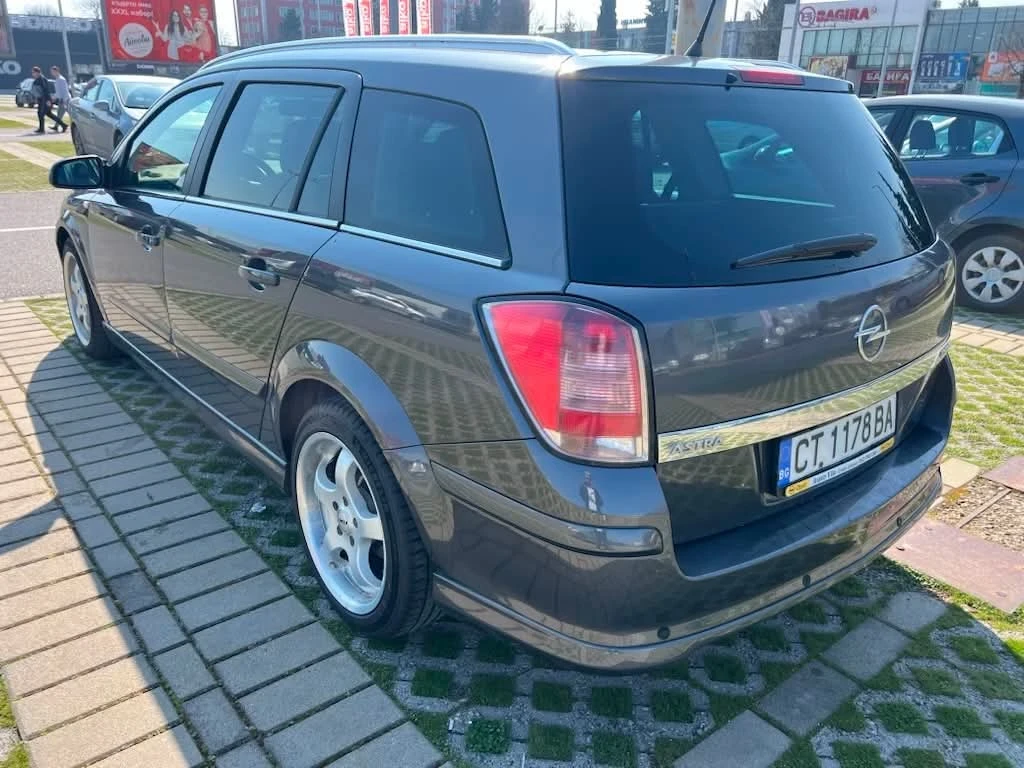 Opel Astra 1.6 CDTI COSMO, снимка 3 - Автомобили и джипове - 55729178