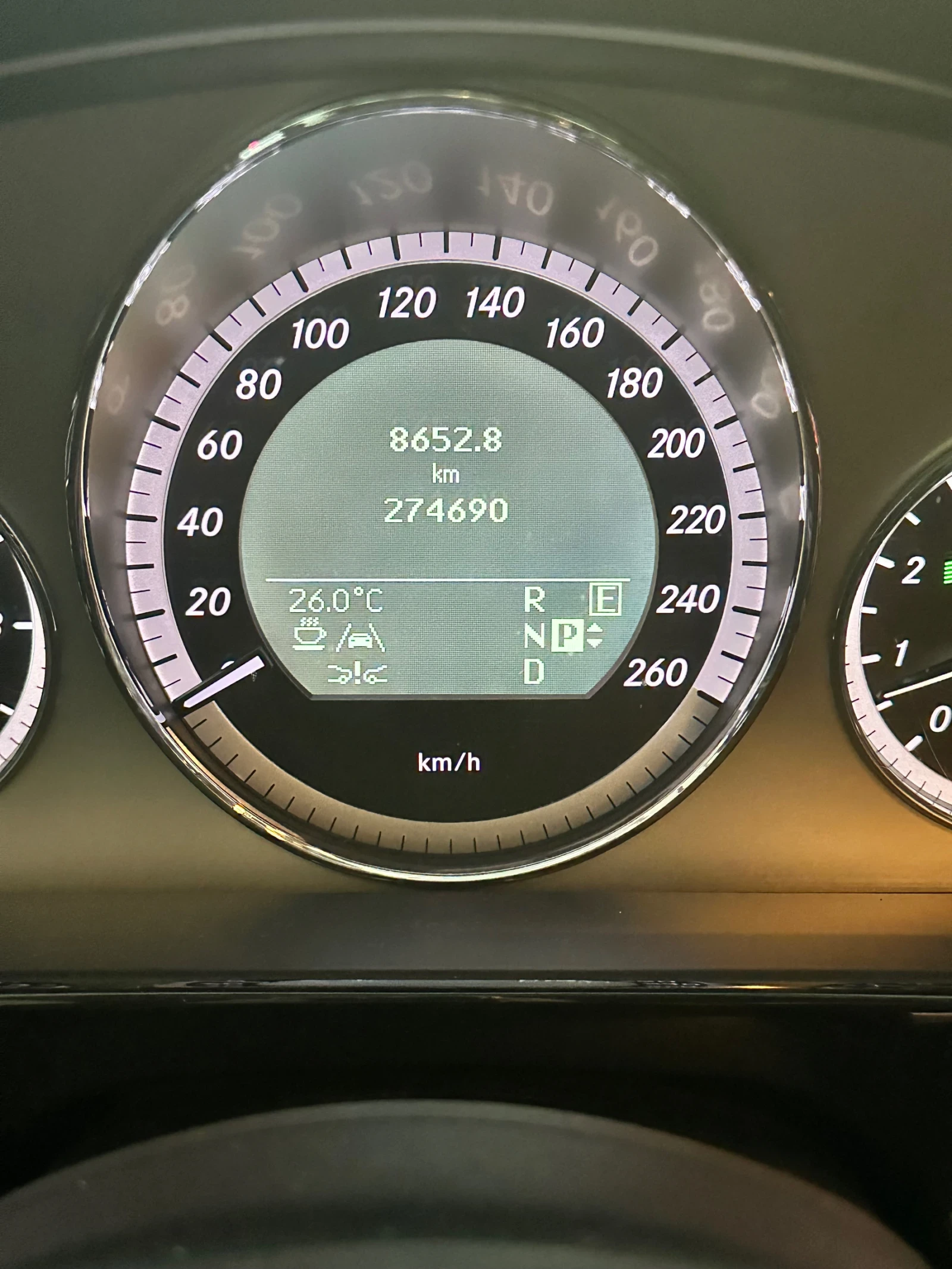 Mercedes-Benz E 500 4matic, снимка 8 - Автомобили и джипове - 55780229