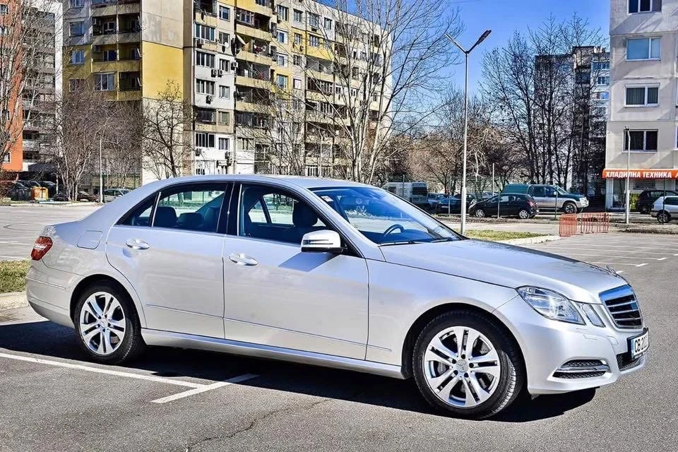 Mercedes-Benz E 500 4matic, снимка 3 - Автомобили и джипове - 55780229