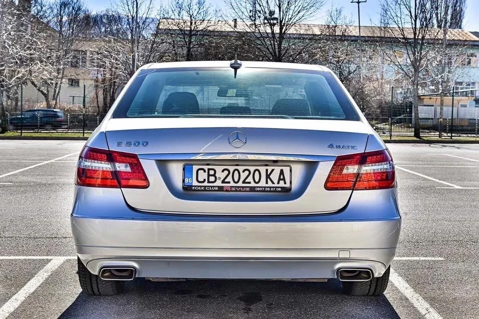 Mercedes-Benz E 500 4matic, снимка 5 - Автомобили и джипове - 55780229