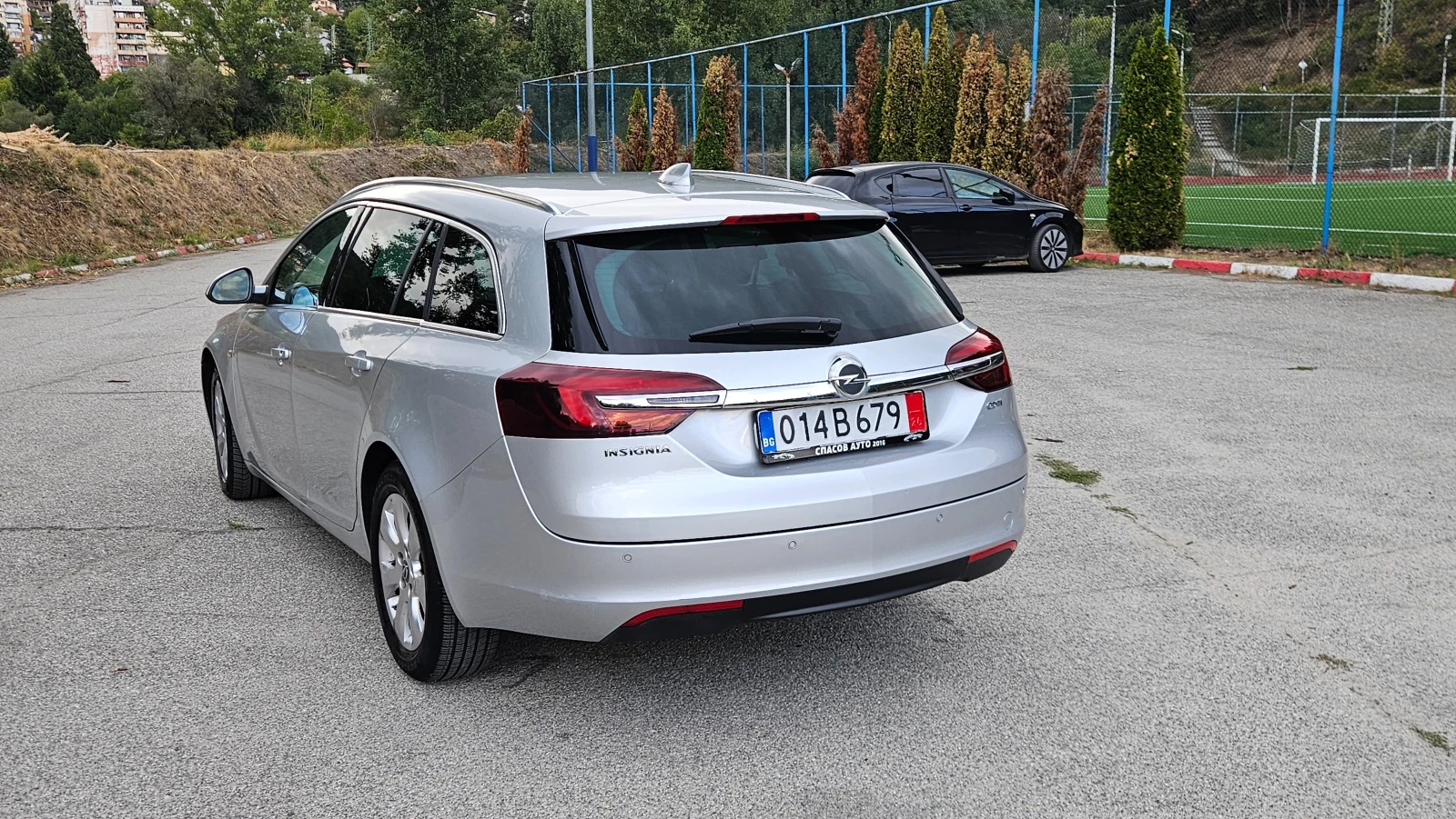 Opel Insignia 1.6 CDTI NAVIG/KLIMATTONIK/6skorosti/FACELIFT, снимка 5 - Автомобили и джипове - 56241649