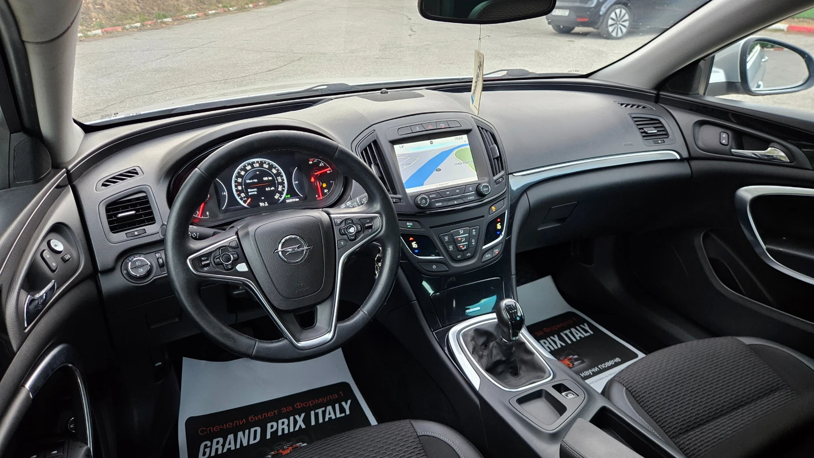Opel Insignia 1.6 CDTI NAVIG/KLIMATTONIK/6skorosti/FACELIFT, снимка 10 - Автомобили и джипове - 56241649