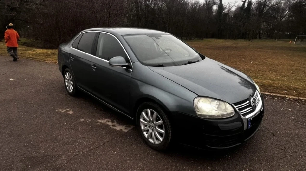 VW Jetta MK5, снимка 2 - Автомобили и джипове - 56357832