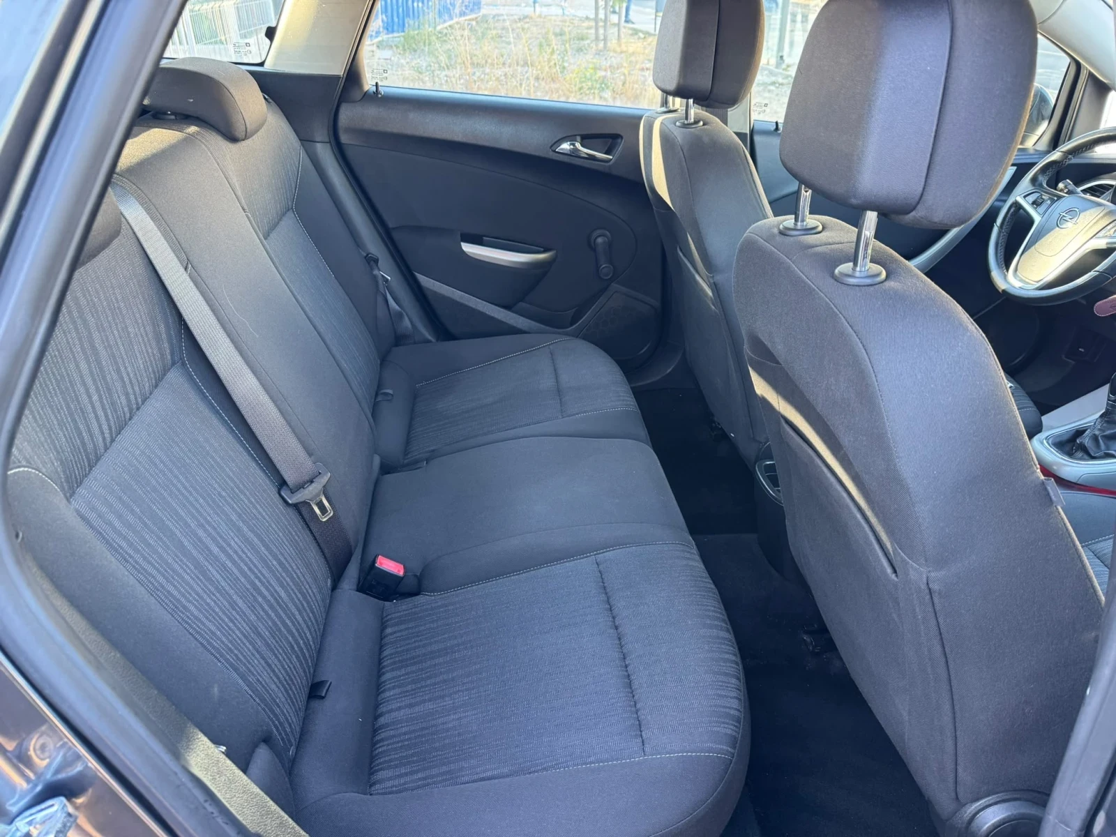 Opel Astra 1.7CDTi, снимка 14 - Автомобили и джипове - 56368952