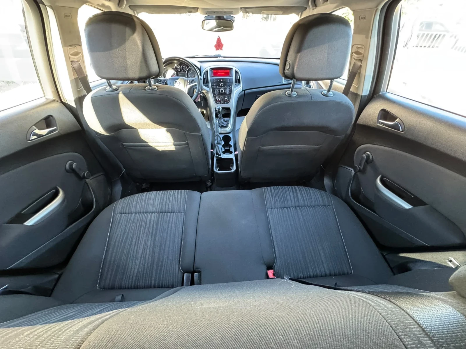 Opel Astra 1.7CDTi, снимка 10 - Автомобили и джипове - 56368952