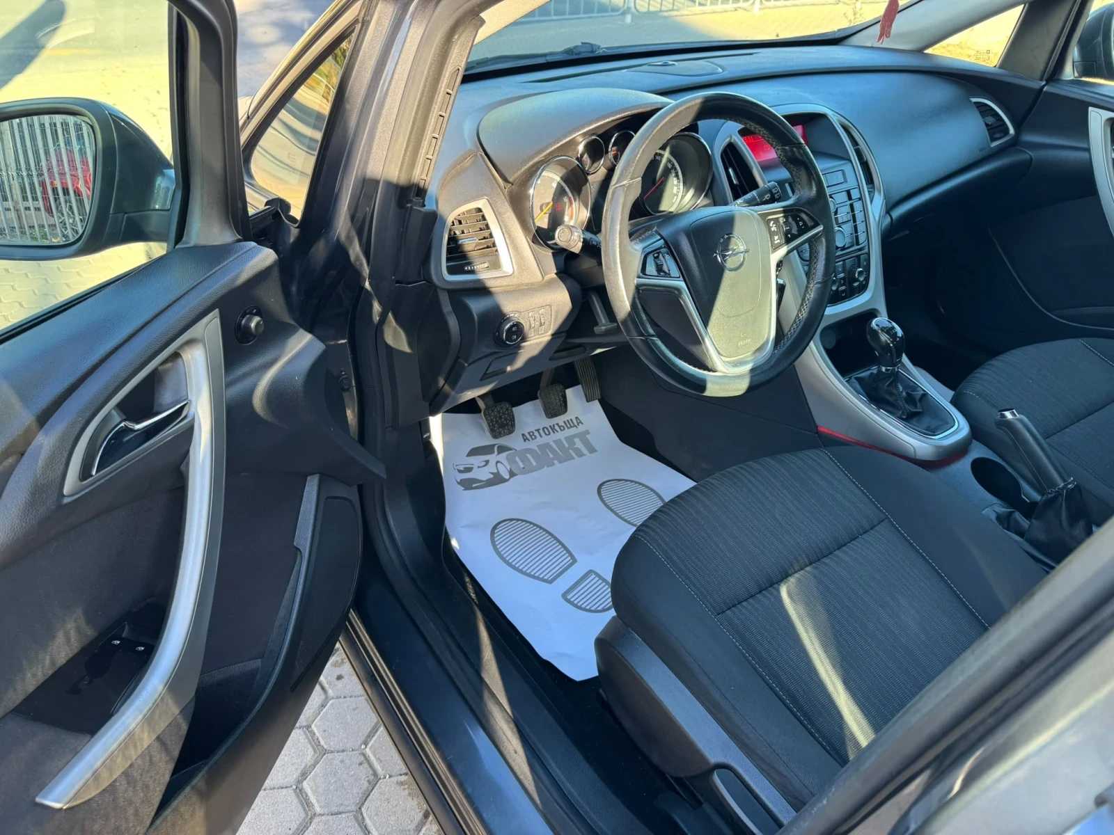 Opel Astra 1.7CDTi, снимка 6 - Автомобили и джипове - 56368952