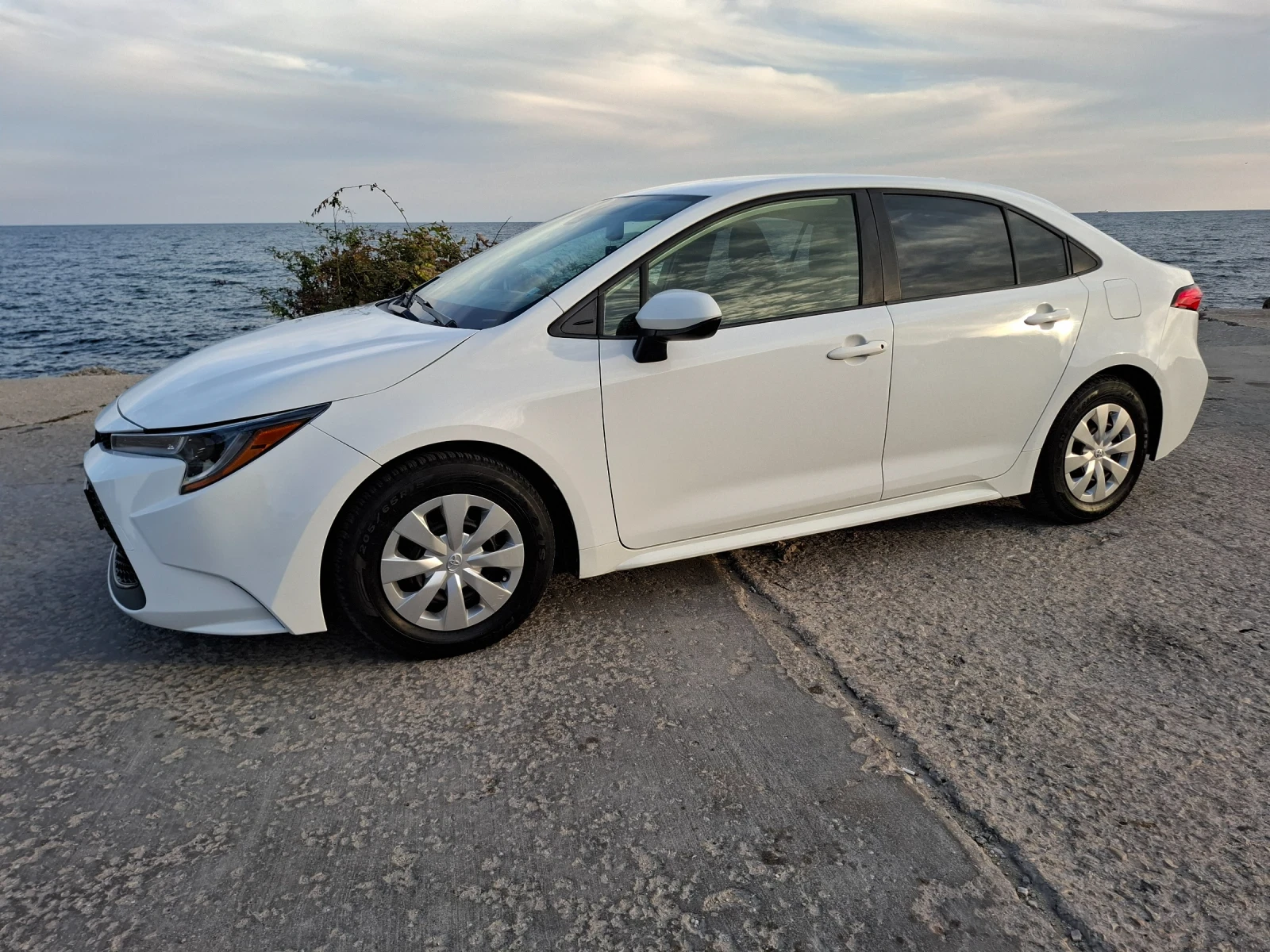 Toyota Corolla 1.8 US CVT, снимка 2 - Автомобили и джипове - 56378136