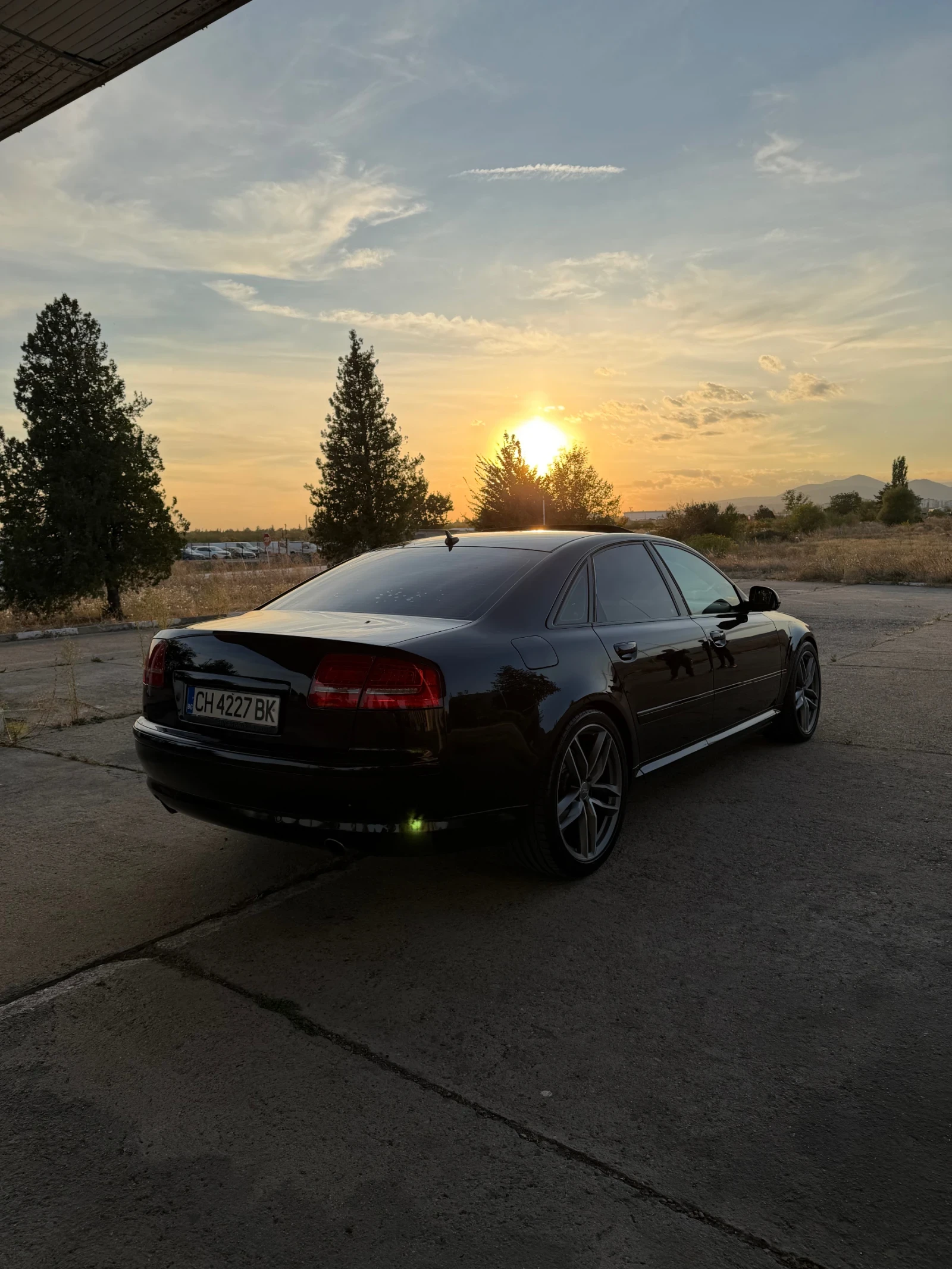 Audi A8 3.0TDI Exclusive Black Optics, снимка 4 - Автомобили и джипове - 56431786