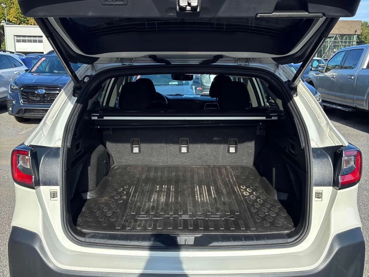 Subaru Outback Touring | CARFAX | ��� ��������� | Mobile.bg � ����������� 12