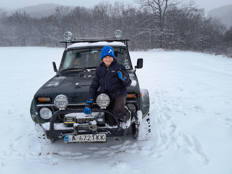 Lada Niva 1.7i, снимка 5 - Автомобили и джипове - 46151698