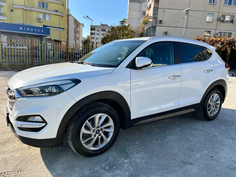 Hyundai Tucson 2.0D, снимка 2 - Автомобили и джипове - 48030198