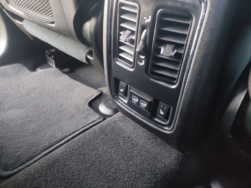 Jeep Grand cherokee 3.0crdi Overland Swiss, снимка 11 - Автомобили и джипове - 53048410