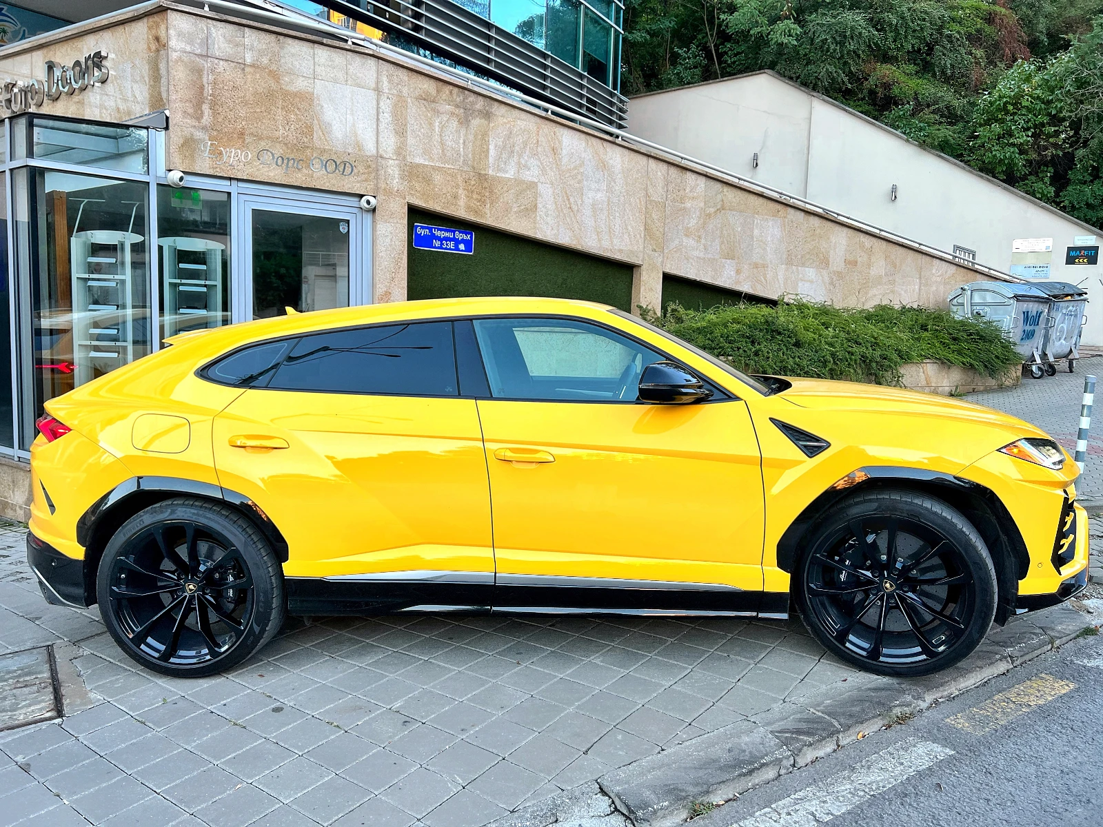 Lamborghini Urus НАЛИЧЕН/ 16х км/CARBON/Akrapovic/PANO/HeadUp/360  - изображение 6