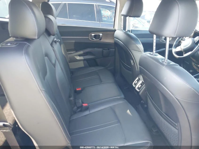 Kia Sorento 2022 KIA SORENTO X-LINE S - изображение 10