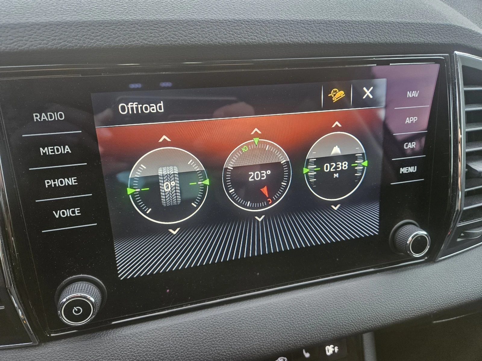 Skoda Karoq 2.0TDI /DSG /4X4 /SCOUT/ DIGITAL - изображение 9