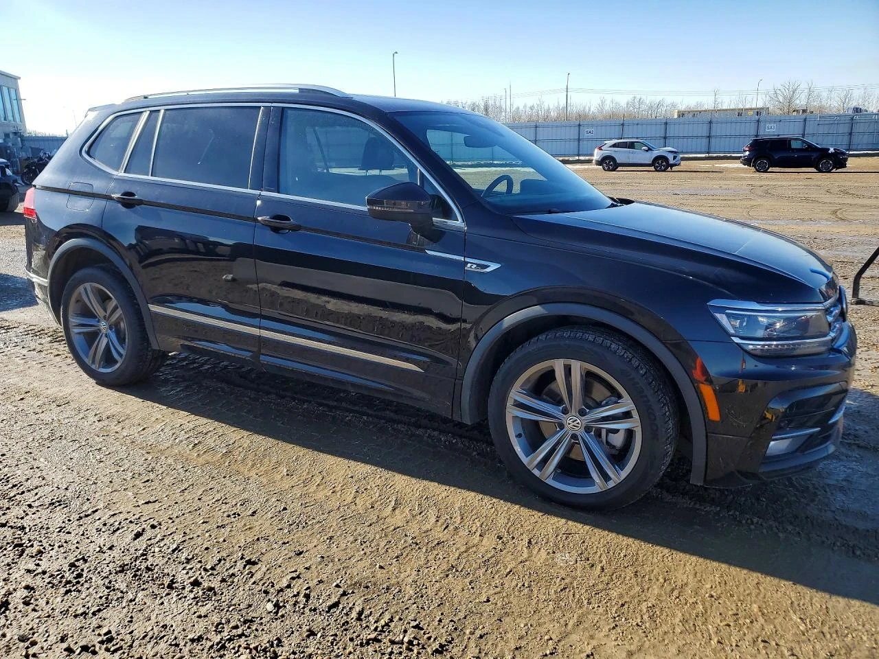 VW Tiguan SEL PREMIUM R-LINE, снимка 3 - Автомобили и джипове - 53929111