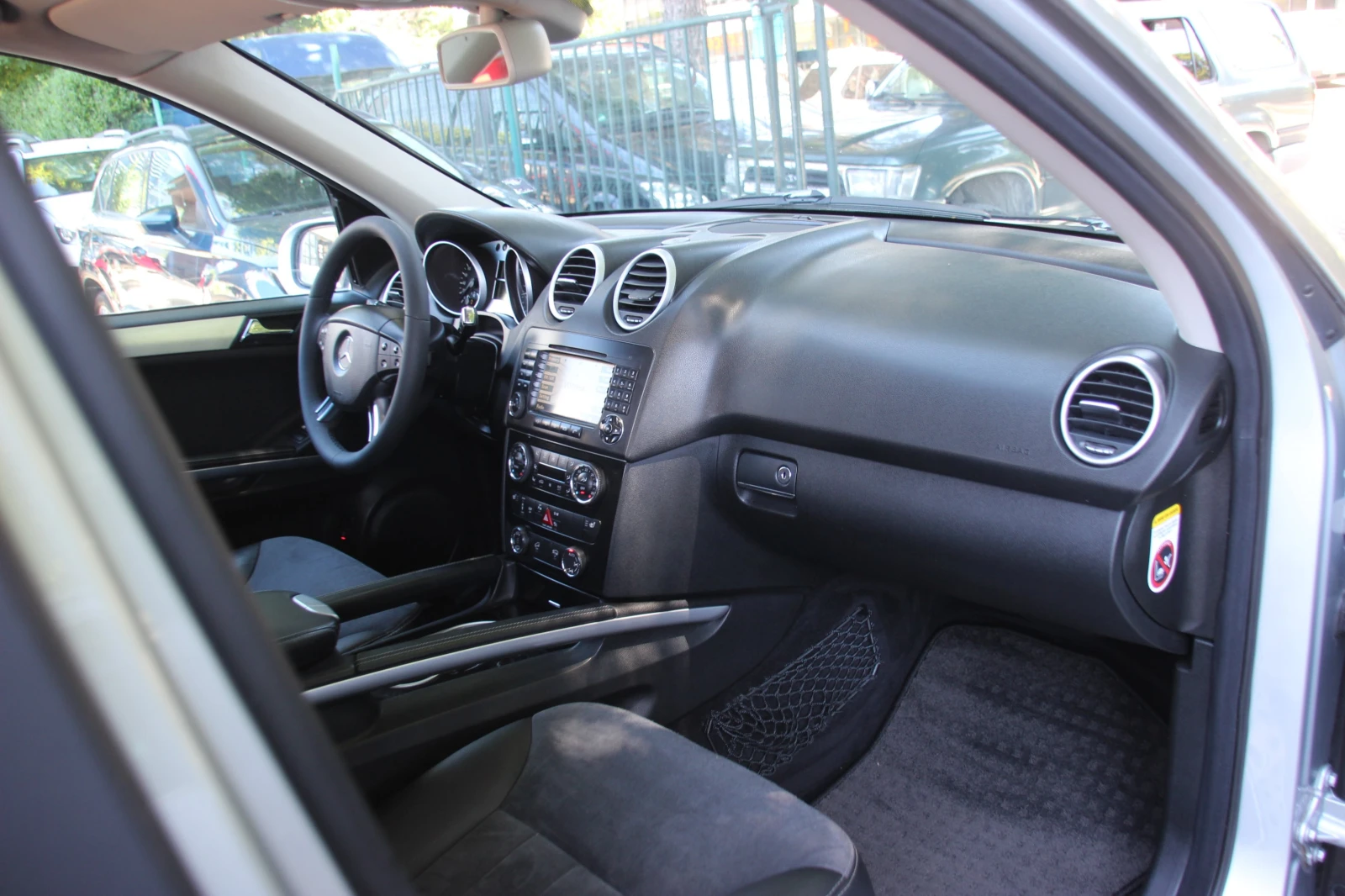 Mercedes-Benz ML 420 CDI  4MATIC , снимка 10 - Автомобили и джипове - 53975621