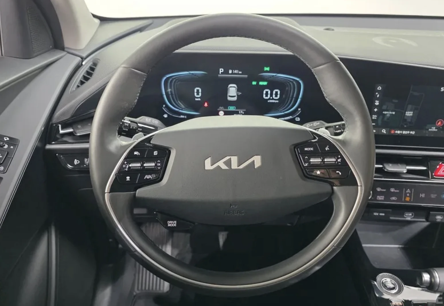 Kia Niro TRENDY* ПОДГРЕВ* ОБДУХВАНЕ* НАВИ* КАМЕРА* HUD* , снимка 11 - Автомобили и джипове - 54116192