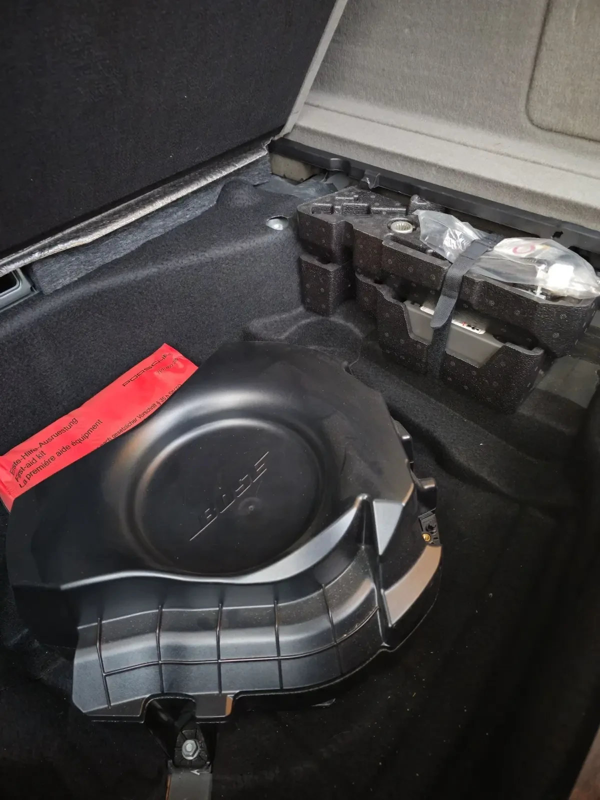 Porsche Cayenne Distronic, подгрев, обдухване, Bose, снимка 16 - Автомобили и джипове - 54359219