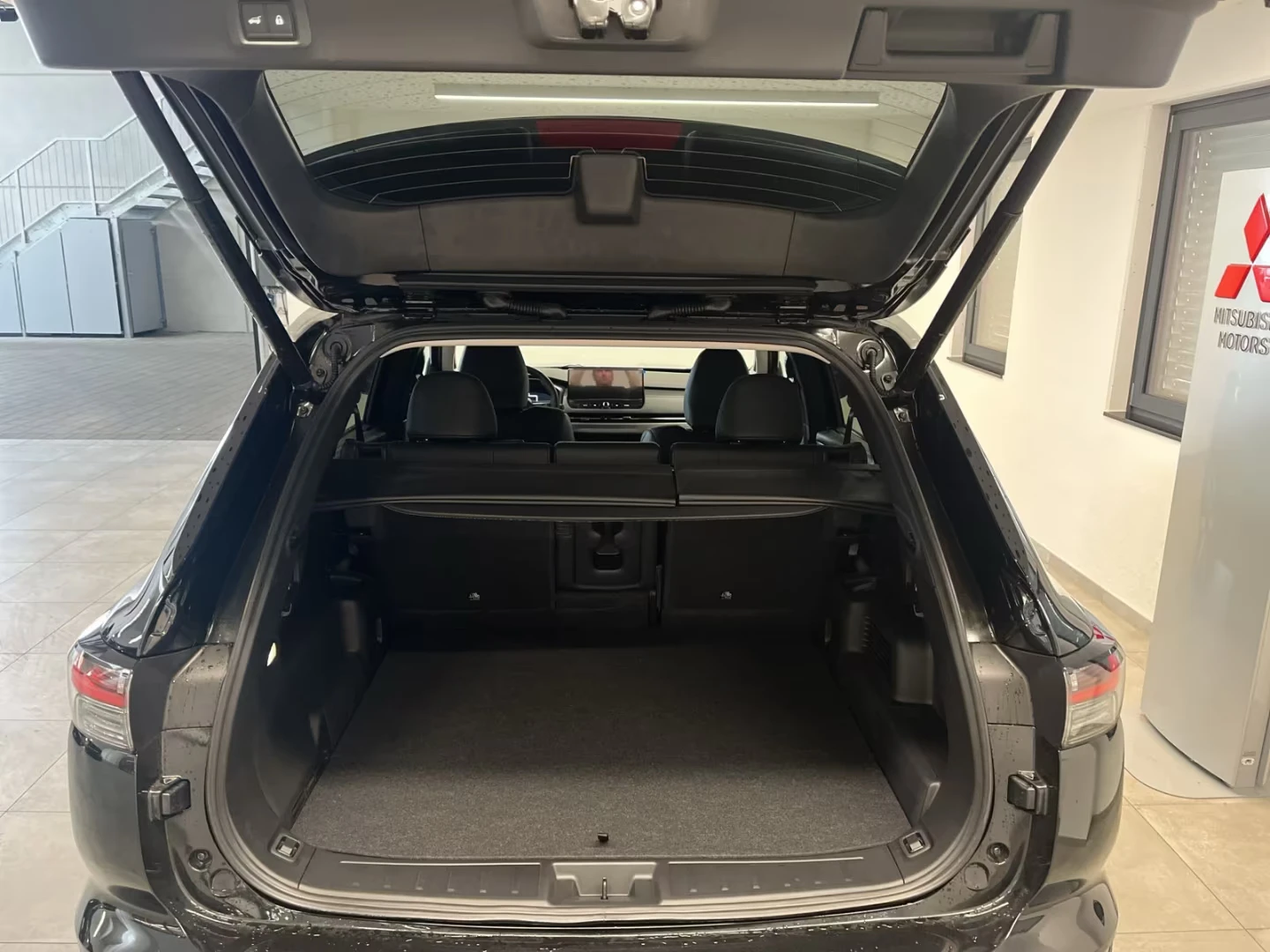 Mitsubishi Outlander 2.4PHEV/306HP/TOP LUXURY/PANO/360/HUD/YAMAHA/203h, снимка 6 - Автомобили и джипове - 54371310