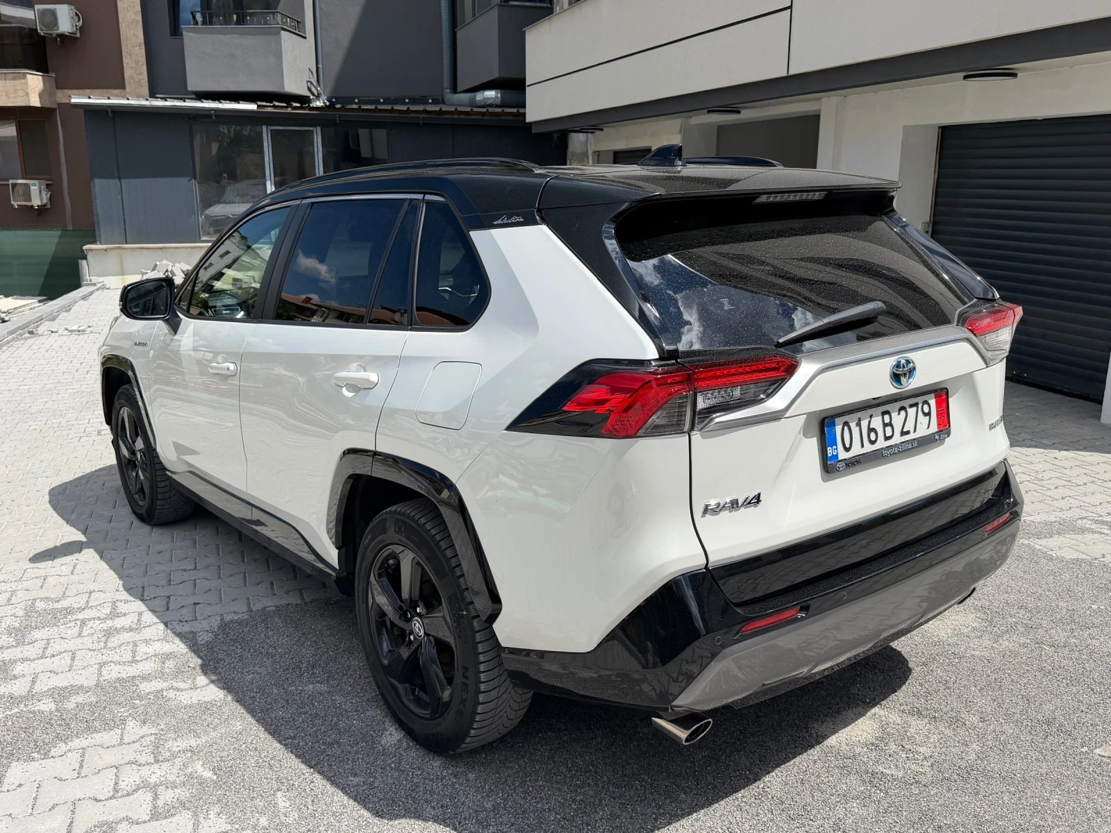 Toyota Rav4 2, 5 Hybrid= 4x4= Panorama= Full 99000 km, снимка 7 - Автомобили и джипове - 54423305