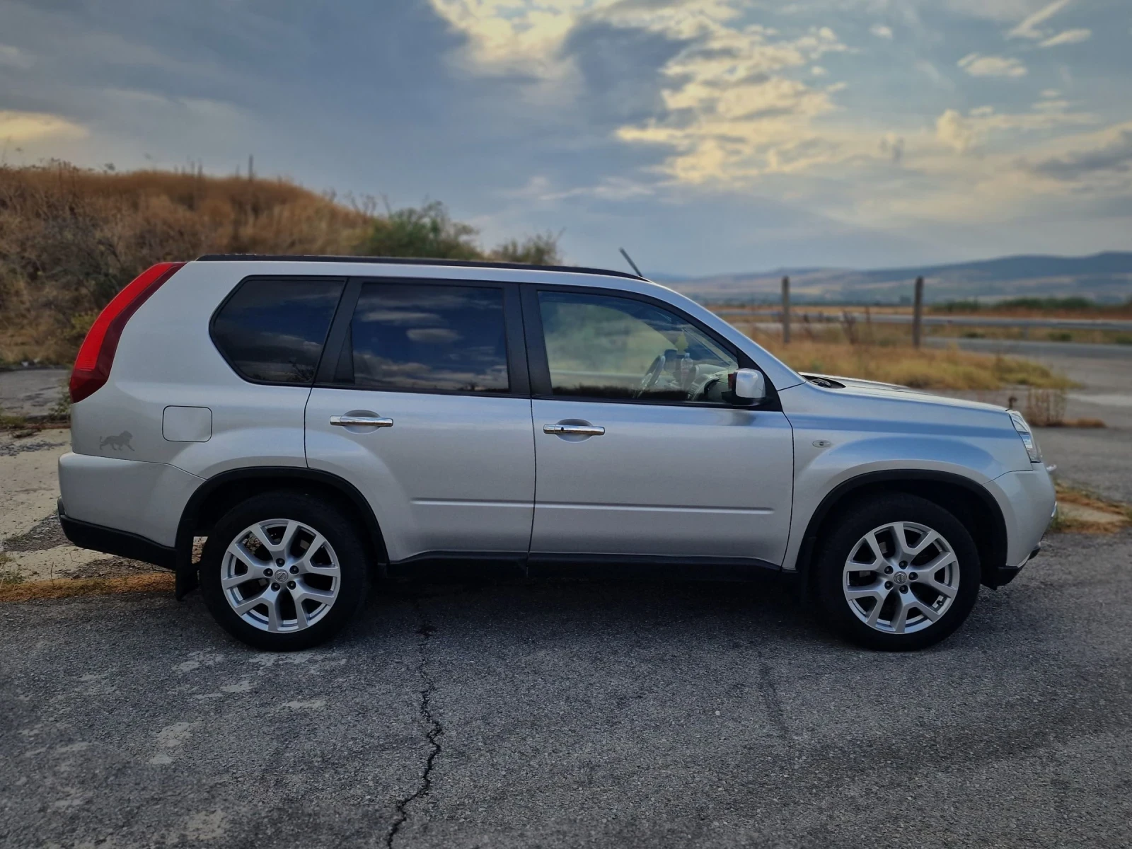Nissan X-trail Кожа, панорама, теглич, 4Хподгрев, 4х4, ел.седалки, снимка 6 - Автомобили и джипове - 54658111