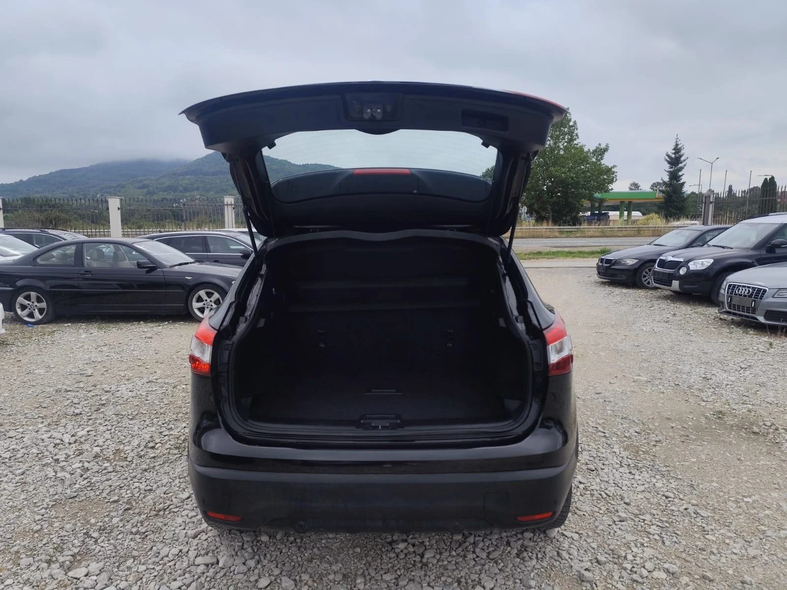 Nissan Qashqai 1.5 дизел Италия, снимка 7 - Автомобили и джипове - 55160972