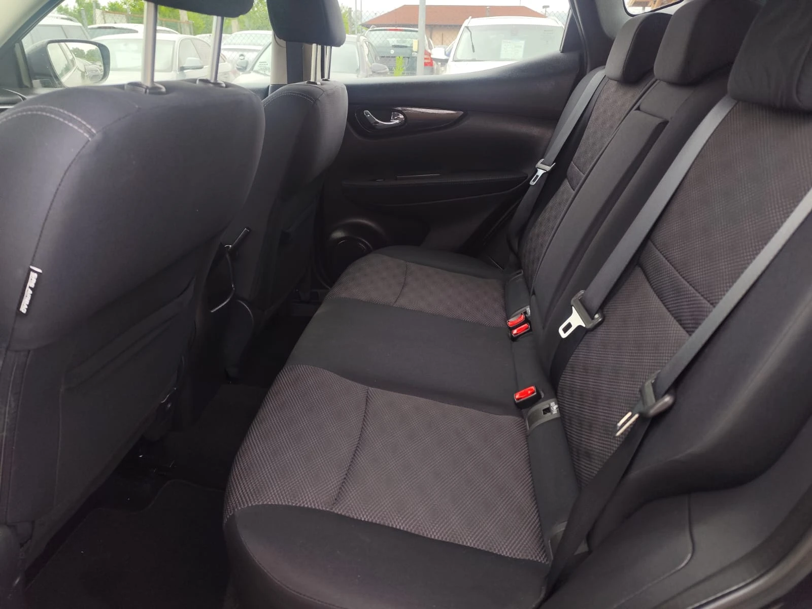 Nissan Qashqai 1.5 дизел Италия, снимка 13 - Автомобили и джипове - 55160972