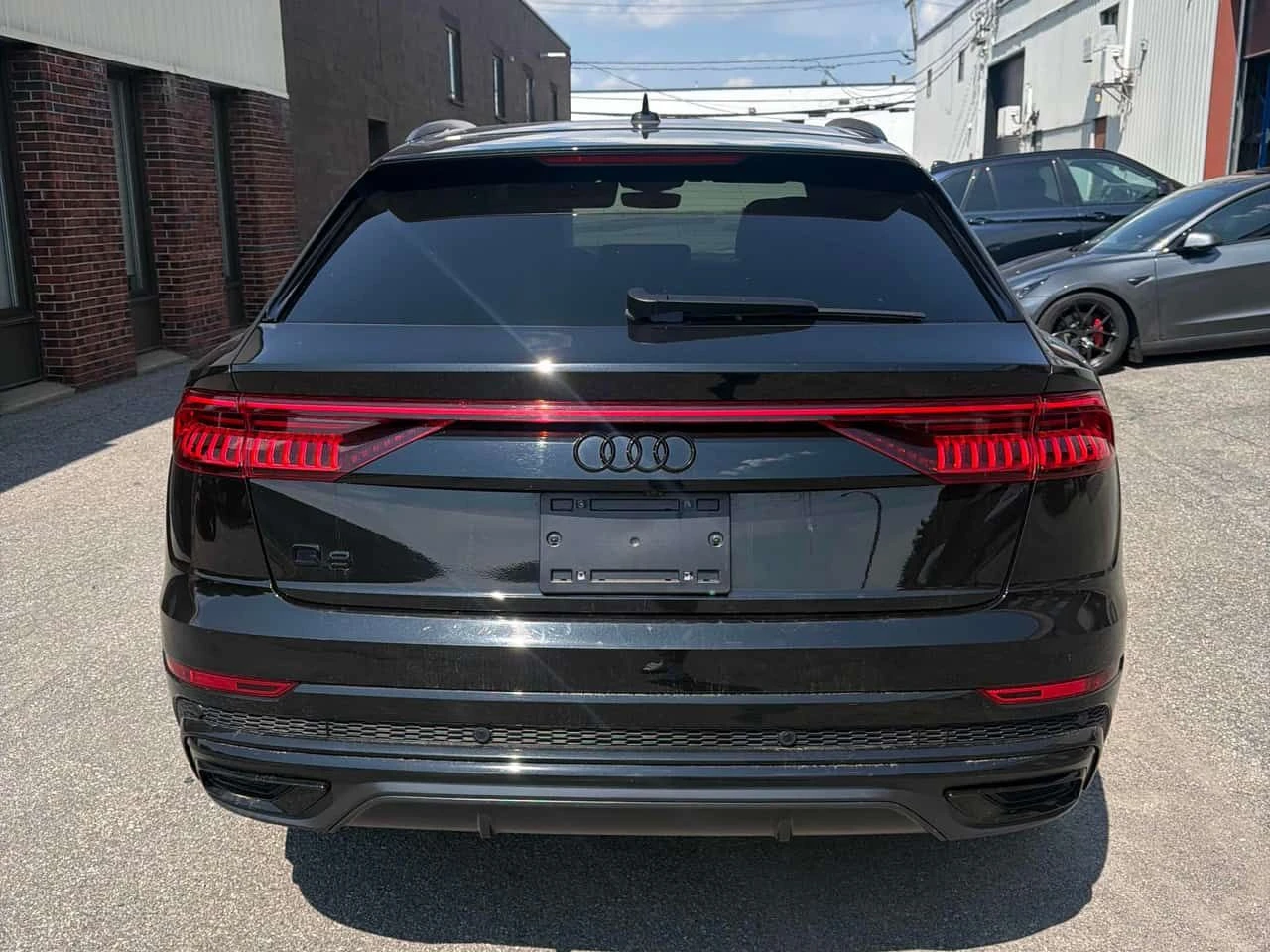 Audi Q8 * Progressiv * CARFAX * ОБДУХВАНЕ * АВТОКРЕДИТ, снимка 4 - Автомобили и джипове - 55213912