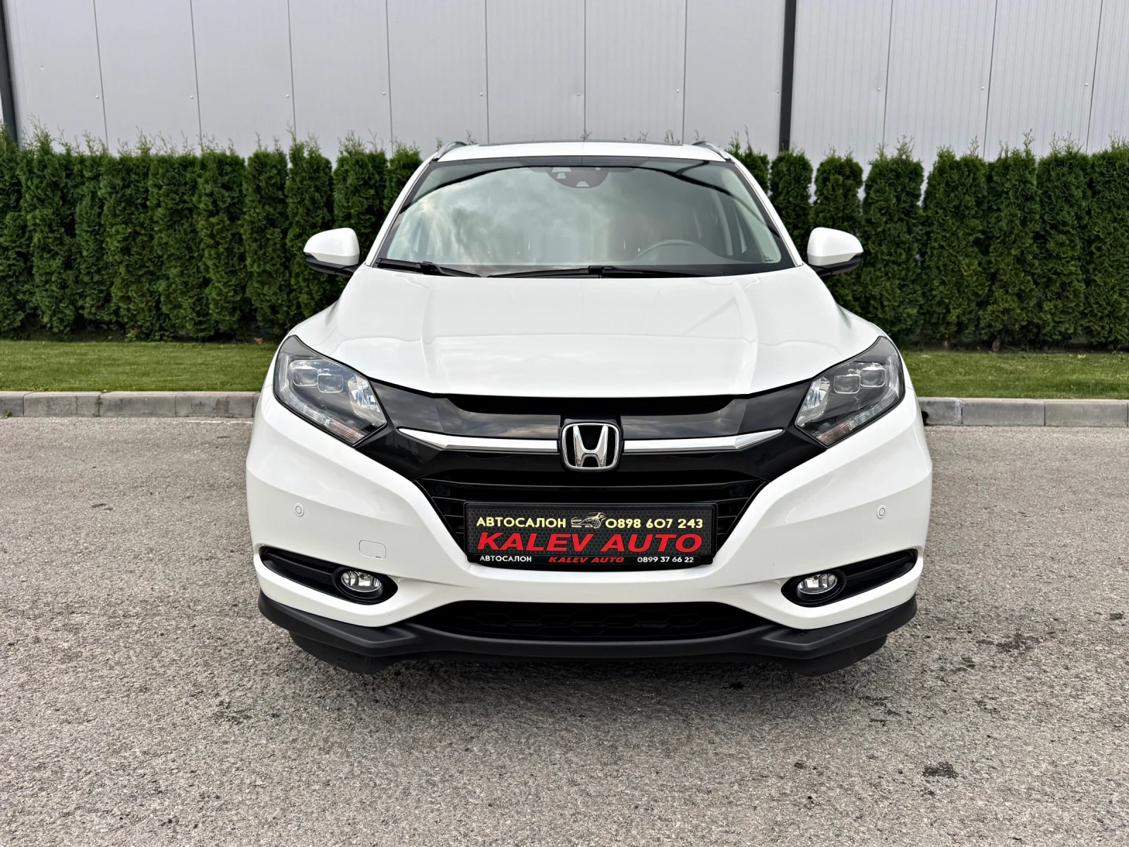 Honda Hr-v 1.5i-VTEC/Executive/130000км/FULL/ШВЕЙЦАРИЯ!!!, снимка 2 - Автомобили и джипове - 56261258