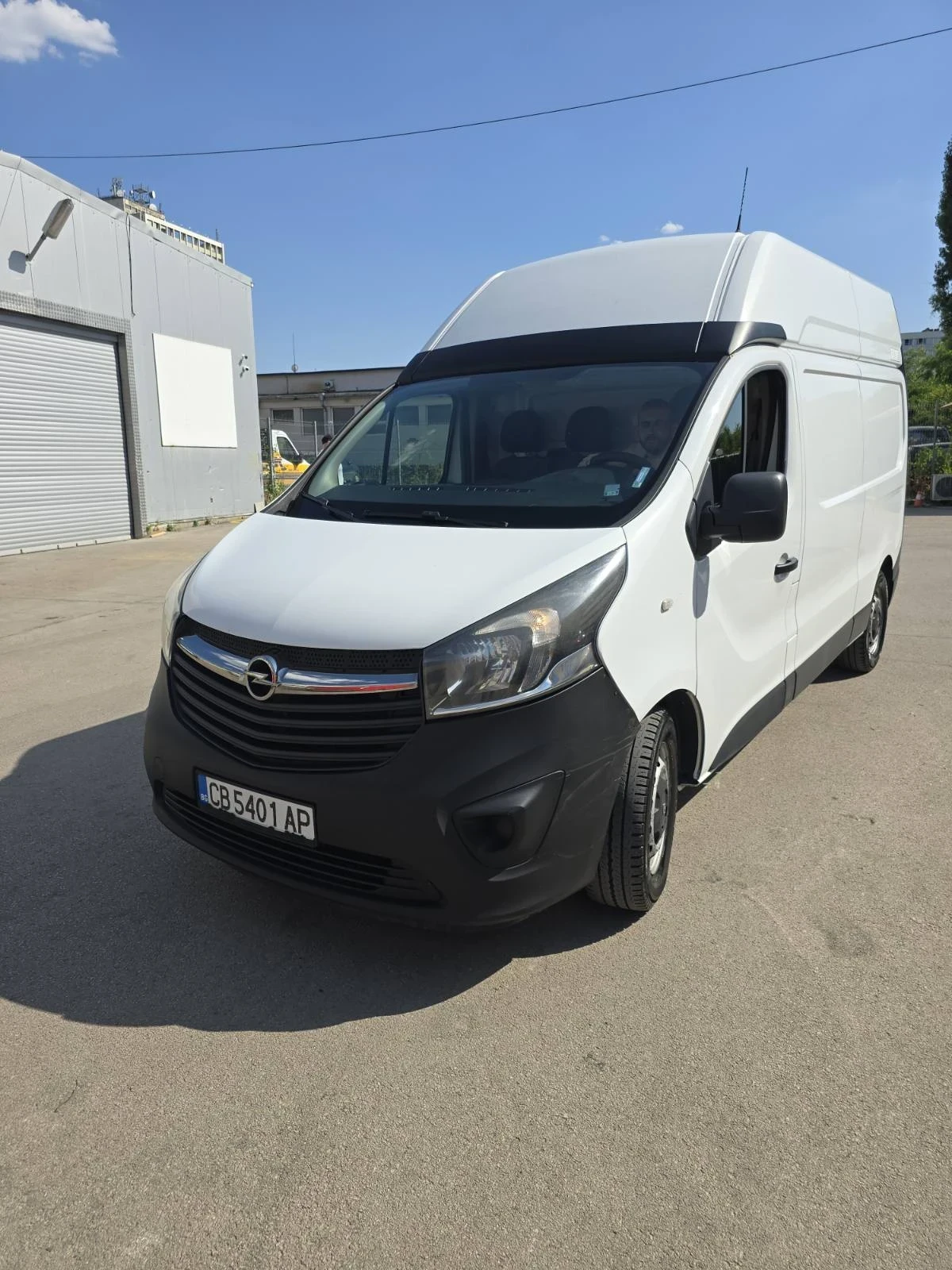 Opel Vivaro 1.6 BiTurbo Start/Stop Euro 5B с надстройка - изображение 2